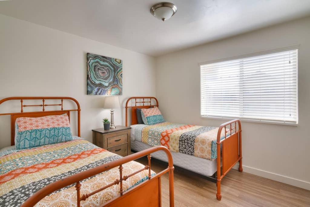6H Spacious Redcliff Condo, Pool & Hot Tub 모아브 외부 사진