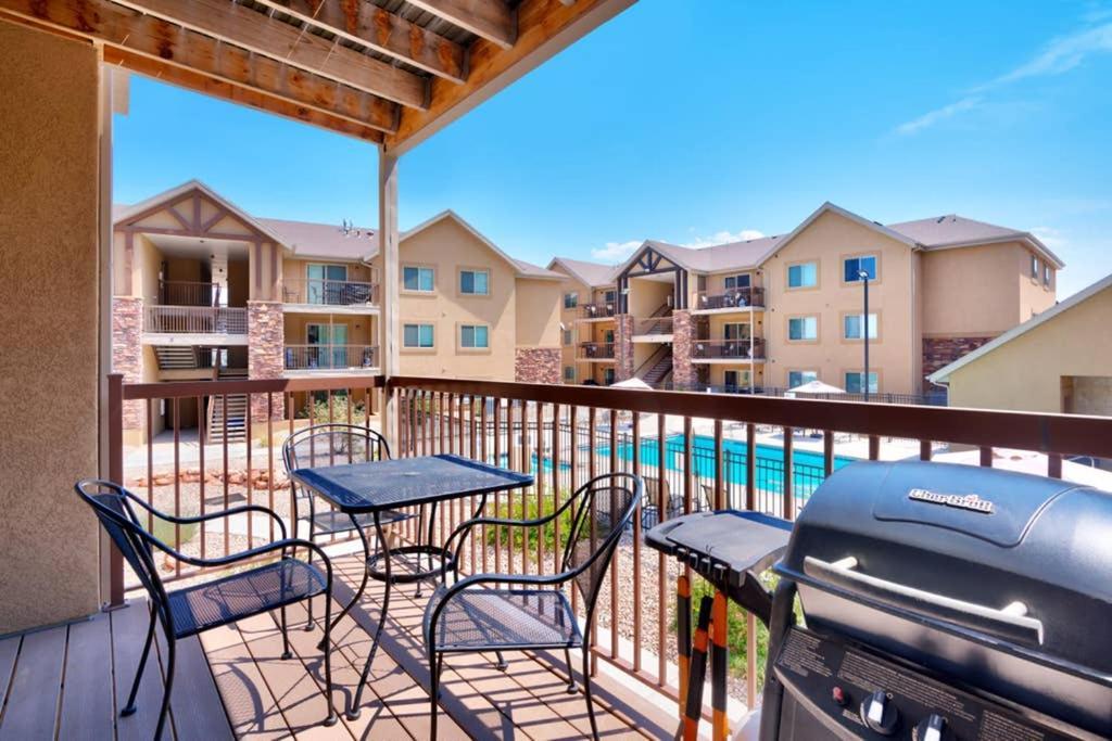 6H Spacious Redcliff Condo, Pool & Hot Tub 모아브 외부 사진